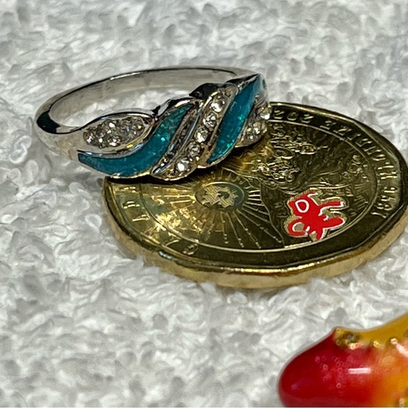🦋Cute silver plate ring with rhinestone and inlay opal look/costume NWOT - Picture 4 of 10